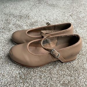 Girls tap shoes